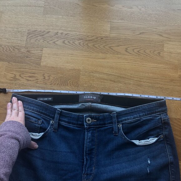 Torrid Sky High Skinny Crop Jeans Distressed Size 20 - Picture 12 of 14
